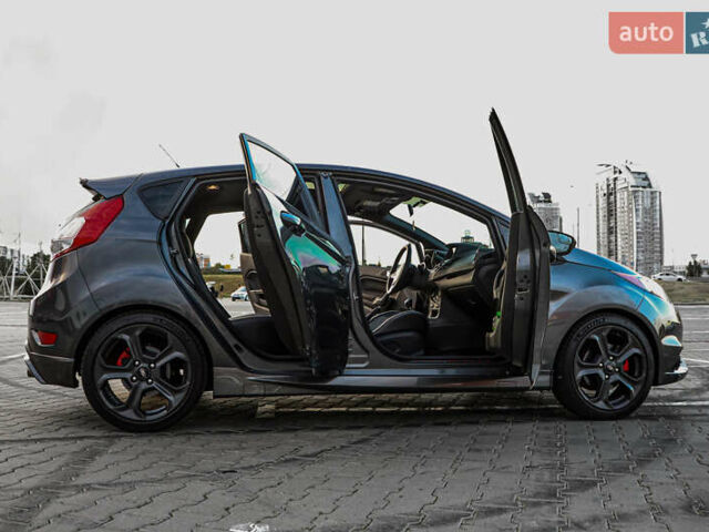 Серый Форд Фиеста, объемом двигателя 1.6 л и пробегом 85 тыс. км за 12500 $, фото 50 на Automoto.ua