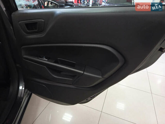 Серый Форд Фиеста, объемом двигателя 1.6 л и пробегом 41 тыс. км за 9200 $, фото 25 на Automoto.ua