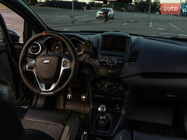 Серый Форд Фиеста, объемом двигателя 1.6 л и пробегом 85 тыс. км за 12500 $, фото 38 на Automoto.ua