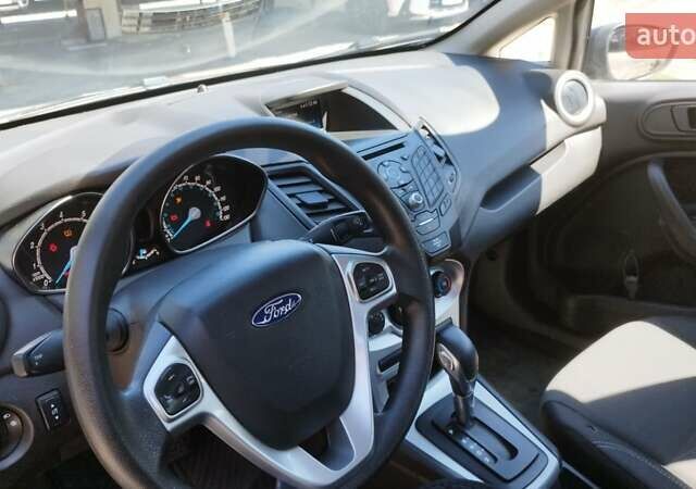 Серый Форд Фиеста, объемом двигателя 1.6 л и пробегом 85 тыс. км за 8500 $, фото 1 на Automoto.ua
