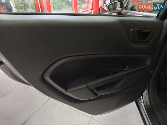 Серый Форд Фиеста, объемом двигателя 1.6 л и пробегом 41 тыс. км за 9200 $, фото 17 на Automoto.ua