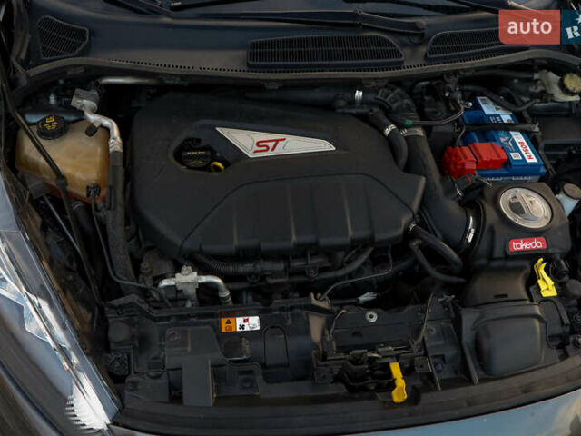 Серый Форд Фиеста, объемом двигателя 1.6 л и пробегом 85 тыс. км за 12500 $, фото 54 на Automoto.ua