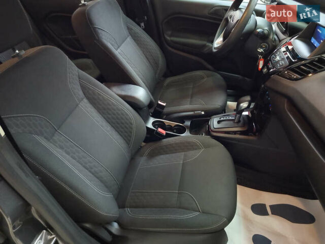 Серый Форд Фиеста, объемом двигателя 1.6 л и пробегом 41 тыс. км за 9200 $, фото 20 на Automoto.ua
