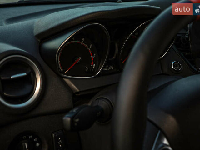 Серый Форд Фиеста, объемом двигателя 1.6 л и пробегом 85 тыс. км за 12500 $, фото 28 на Automoto.ua