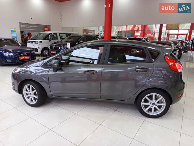 Серый Форд Фиеста, объемом двигателя 1.6 л и пробегом 41 тыс. км за 9200 $, фото 2 на Automoto.ua