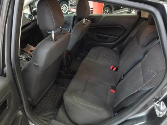 Серый Форд Фиеста, объемом двигателя 1.6 л и пробегом 41 тыс. км за 9200 $, фото 11 на Automoto.ua