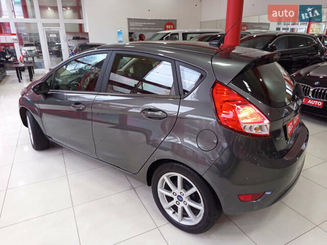 Серый Форд Фиеста, объемом двигателя 1.6 л и пробегом 41 тыс. км за 9200 $, фото 3 на Automoto.ua