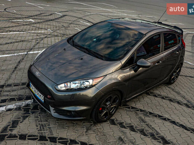 Серый Форд Фиеста, объемом двигателя 1.6 л и пробегом 85 тыс. км за 12500 $, фото 62 на Automoto.ua