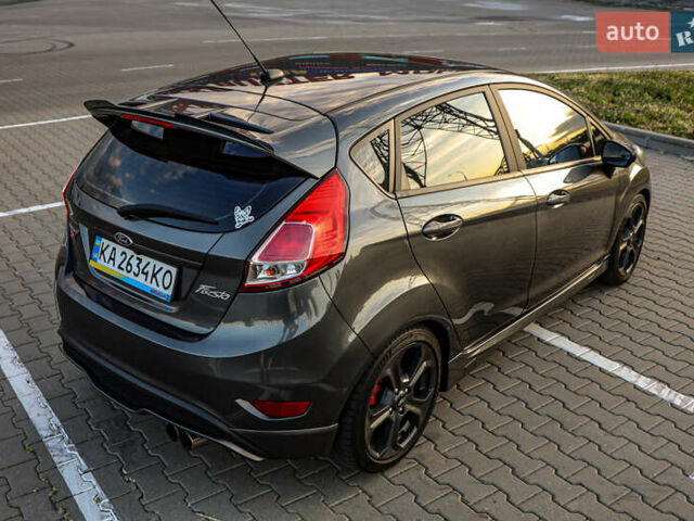 Серый Форд Фиеста, объемом двигателя 1.6 л и пробегом 85 тыс. км за 12500 $, фото 19 на Automoto.ua