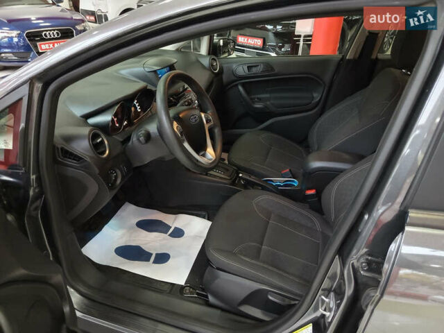 Серый Форд Фиеста, объемом двигателя 1.6 л и пробегом 41 тыс. км за 9200 $, фото 9 на Automoto.ua