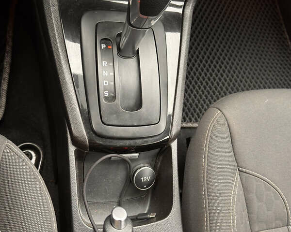 Сірий Форд Фієста, об'ємом двигуна 1.6 л та пробігом 124 тис. км за 9200 $, фото 14 на Automoto.ua