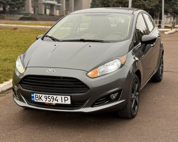 Сірий Форд Фієста, об'ємом двигуна 1.6 л та пробігом 124 тис. км за 9200 $, фото 1 на Automoto.ua