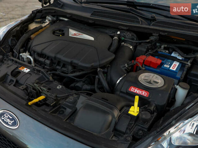 Серый Форд Фиеста, объемом двигателя 1.6 л и пробегом 85 тыс. км за 12500 $, фото 58 на Automoto.ua
