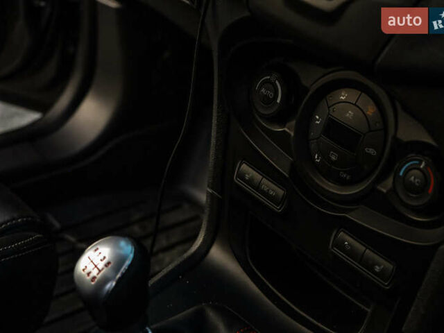 Серый Форд Фиеста, объемом двигателя 1.6 л и пробегом 85 тыс. км за 12500 $, фото 42 на Automoto.ua