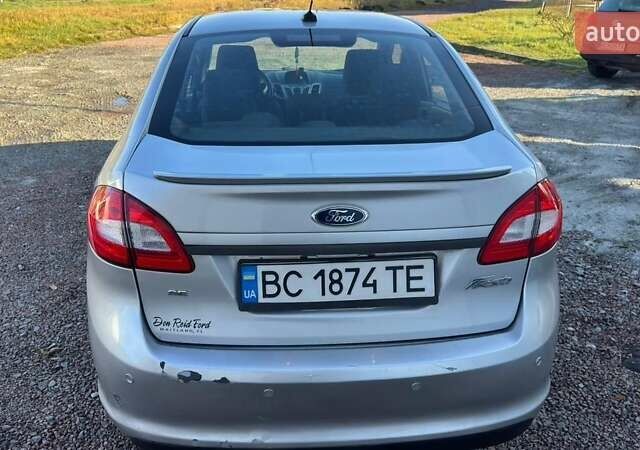 Серый Форд Фиеста, объемом двигателя 1.6 л и пробегом 266 тыс. км за 5700 $, фото 7 на Automoto.ua