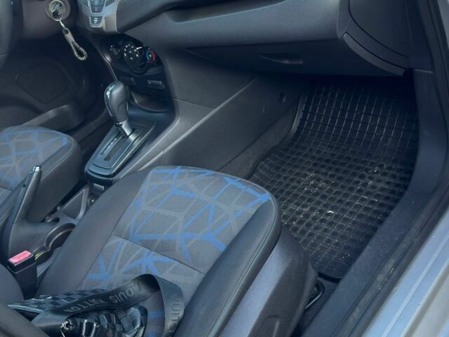 Серый Форд Фиеста, объемом двигателя 1.6 л и пробегом 266 тыс. км за 5700 $, фото 20 на Automoto.ua