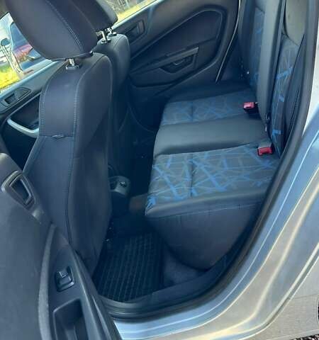 Серый Форд Фиеста, объемом двигателя 1.6 л и пробегом 266 тыс. км за 5700 $, фото 10 на Automoto.ua