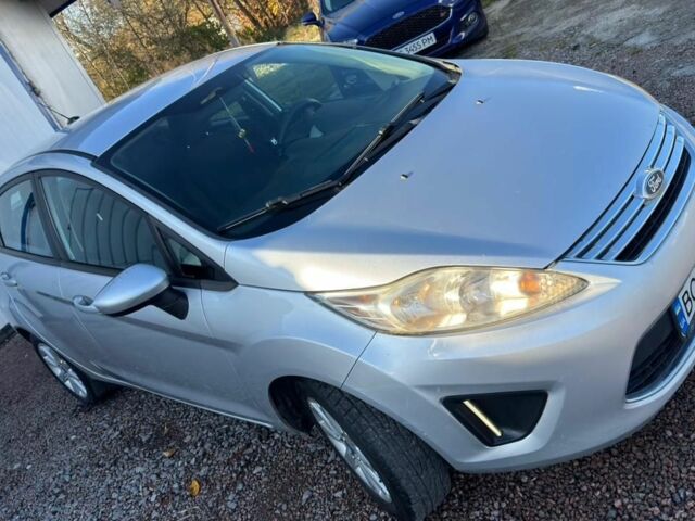 Серый Форд Фиеста, объемом двигателя 1.6 л и пробегом 266 тыс. км за 5700 $, фото 3 на Automoto.ua