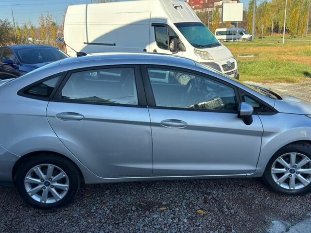 Серый Форд Фиеста, объемом двигателя 1.6 л и пробегом 266 тыс. км за 5700 $, фото 6 на Automoto.ua