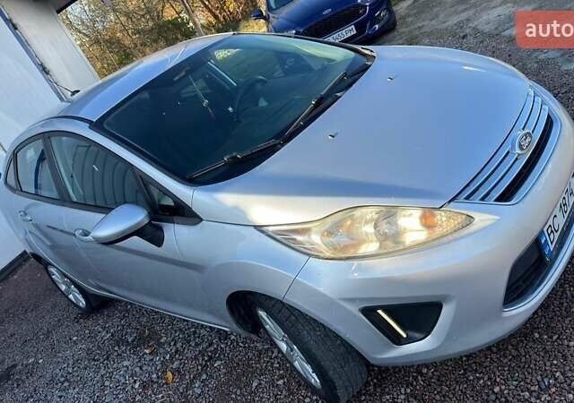 Серый Форд Фиеста, объемом двигателя 1.6 л и пробегом 266 тыс. км за 5700 $, фото 2 на Automoto.ua