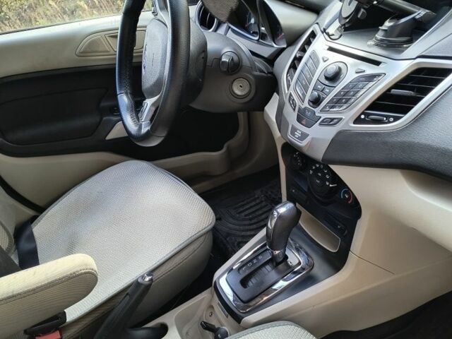Форд Фиеста 2011 в Лебедине на Automoto.ua Серый Форд Фиеста, объемом двигателя 1.6 л и пробегом 245 тыс. км за 6300 $, фото 3 на Automoto.ua