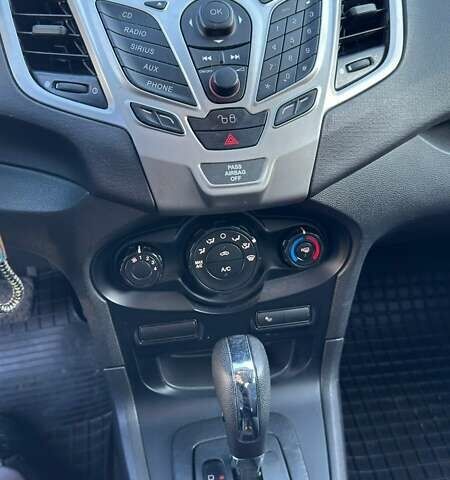 Серый Форд Фиеста, объемом двигателя 1.6 л и пробегом 266 тыс. км за 5700 $, фото 14 на Automoto.ua