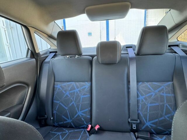 Серый Форд Фиеста, объемом двигателя 1.6 л и пробегом 266 тыс. км за 5700 $, фото 16 на Automoto.ua