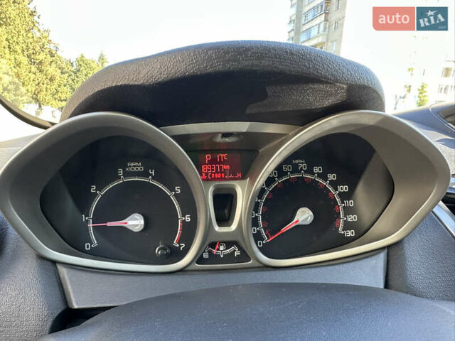 Серый Форд Фиеста, объемом двигателя 1.6 л и пробегом 189 тыс. км за 7000 $, фото 15 на Automoto.ua