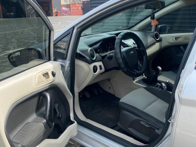 Серый Форд Фиеста, объемом двигателя 1.6 л и пробегом 240 тыс. км за 4600 $, фото 8 на Automoto.ua