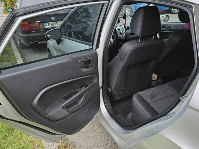 Сірий Форд Фієста, об'ємом двигуна 1.6 л та пробігом 131 тис. км за 4800 $, фото 16 на Automoto.ua