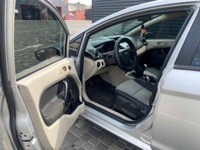 Серый Форд Фиеста, объемом двигателя 1.6 л и пробегом 240 тыс. км за 4600 $, фото 11 на Automoto.ua