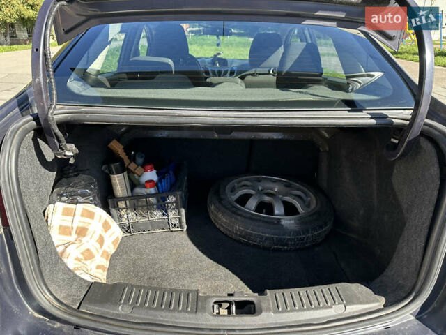 Серый Форд Фиеста, объемом двигателя 1.6 л и пробегом 189 тыс. км за 7000 $, фото 9 на Automoto.ua