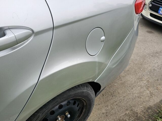 Сірий Форд Фієста, об'ємом двигуна 1.6 л та пробігом 131 тис. км за 4800 $, фото 23 на Automoto.ua