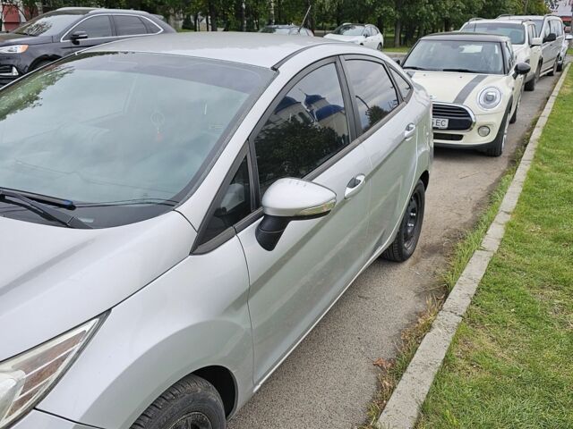 Сірий Форд Фієста, об'ємом двигуна 1.6 л та пробігом 131 тис. км за 4800 $, фото 13 на Automoto.ua