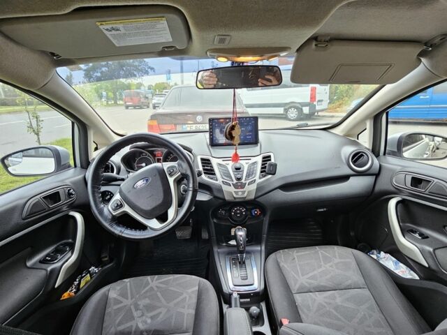 Сірий Форд Фієста, об'ємом двигуна 1.6 л та пробігом 131 тис. км за 4800 $, фото 18 на Automoto.ua