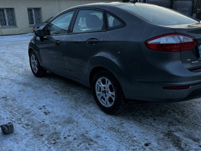 Серый Форд Фиеста, объемом двигателя 1.6 л и пробегом 159 тыс. км за 5999 $, фото 2 на Automoto.ua