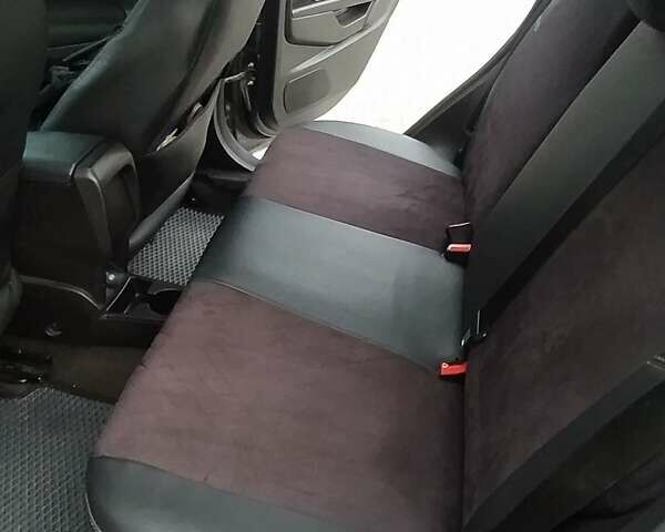 Сірий Форд Фієста, об'ємом двигуна 1.6 л та пробігом 210 тис. км за 7500 $, фото 8 на Automoto.ua