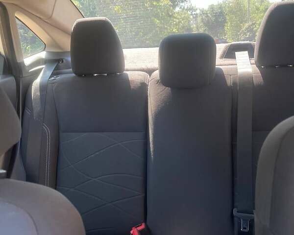 Серый Форд Фиеста, объемом двигателя 1.6 л и пробегом 161 тыс. км за 7500 $, фото 2 на Automoto.ua