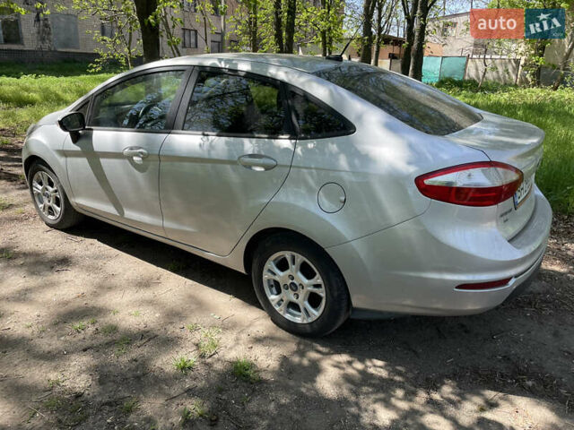 Серый Форд Фиеста, объемом двигателя 1.6 л и пробегом 160 тыс. км за 5700 $, фото 3 на Automoto.ua