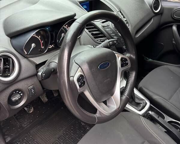 Сірий Форд Фієста, об'ємом двигуна 1 л та пробігом 240 тис. км за 5950 $, фото 8 на Automoto.ua