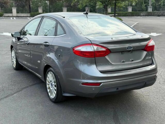 Сірий Форд Фієста, об'ємом двигуна 1.6 л та пробігом 88 тис. км за 4900 $, фото 4 на Automoto.ua