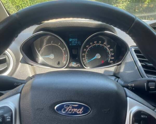 Серый Форд Фиеста, объемом двигателя 1.6 л и пробегом 161 тыс. км за 7500 $, фото 5 на Automoto.ua