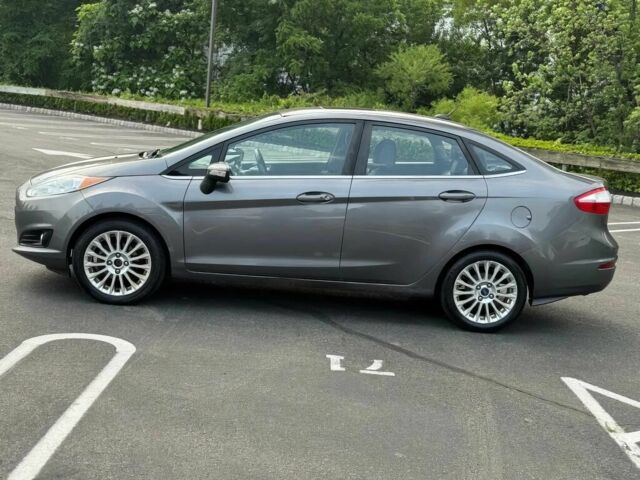 Сірий Форд Фієста, об'ємом двигуна 1.6 л та пробігом 88 тис. км за 4900 $, фото 3 на Automoto.ua