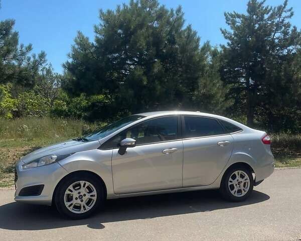 Серый Форд Фиеста, объемом двигателя 1.6 л и пробегом 161 тыс. км за 7500 $, фото 24 на Automoto.ua