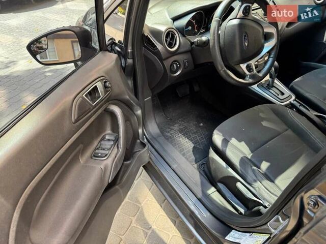 Серый Форд Фиеста, объемом двигателя 1.6 л и пробегом 224 тыс. км за 6800 $, фото 7 на Automoto.ua