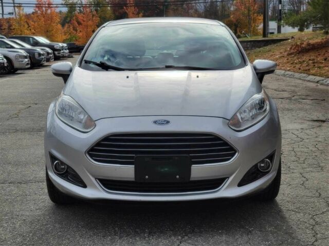 Серый Форд Фиеста, объемом двигателя 1.6 л и пробегом 81 тыс. км за 4000 $, фото 1 на Automoto.ua