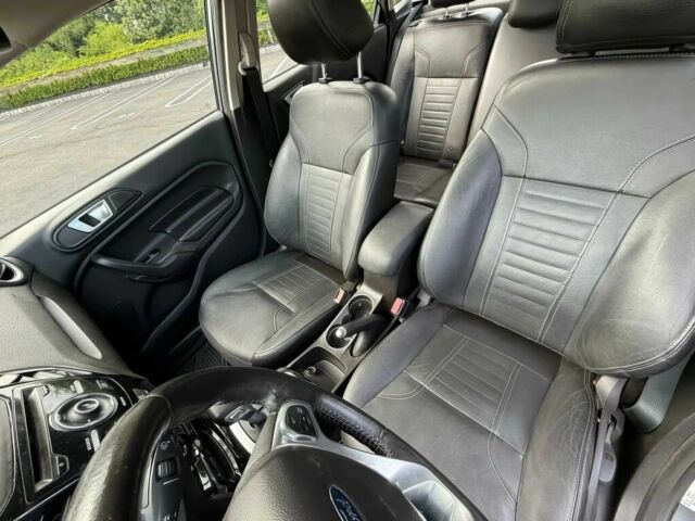 Сірий Форд Фієста, об'ємом двигуна 1.6 л та пробігом 88 тис. км за 4900 $, фото 9 на Automoto.ua