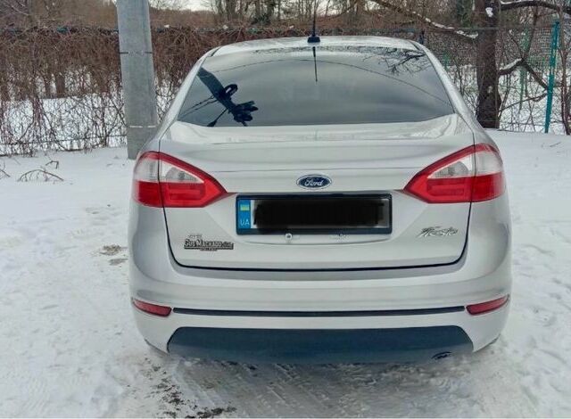 Серый Форд Фиеста, объемом двигателя 1.6 л и пробегом 91 тыс. км за 7300 $, фото 5 на Automoto.ua