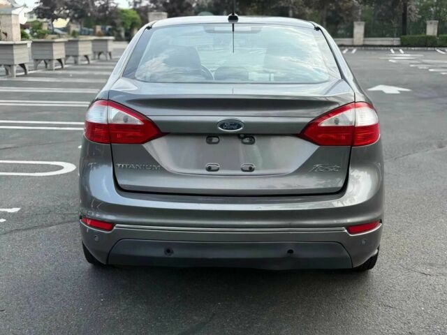 Сірий Форд Фієста, об'ємом двигуна 1.6 л та пробігом 88 тис. км за 4900 $, фото 5 на Automoto.ua