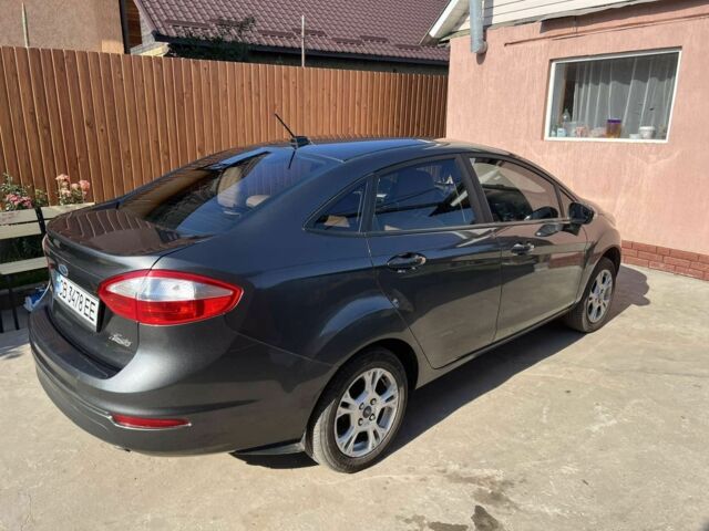 Серый Форд Фиеста, объемом двигателя 1.6 л и пробегом 155 тыс. км за 6700 $, фото 2 на Automoto.ua